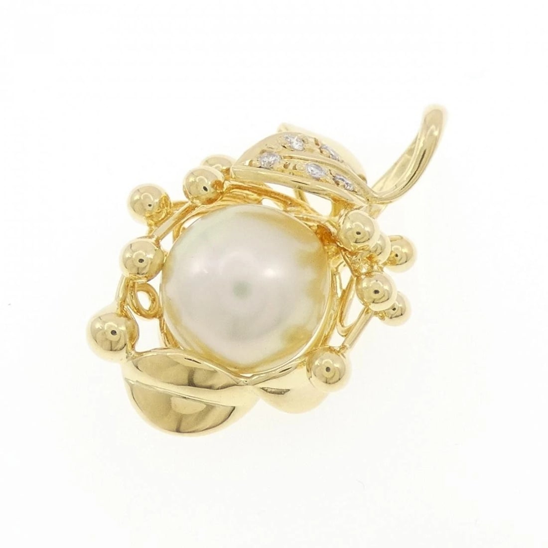 K18YG WHITE BUTTERFLY PEARL PENDANT: K18YG White Butterfly Pearl Pendant Brand: Unbranded Type: White Butterfly Pearl Pendant/Brooch Material: K18YG, Main Stone/Creation White Butterfly PearlSecondary Stone Diamond Color: Yellow Gold