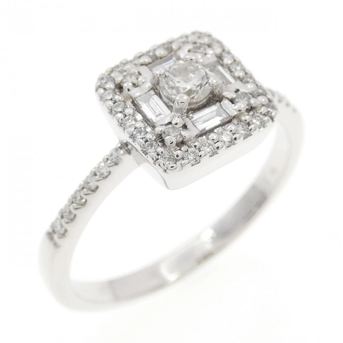 K18WG DIAMOND RING: K18WG Diamond Ring Brand: Unbranded Type: Diamond Ring Material: K18WG, Main Stone/Creation Natural Color: White gold Size: US7 3/4 Accessories: None Accessories Notice: When purchasing pre-owned