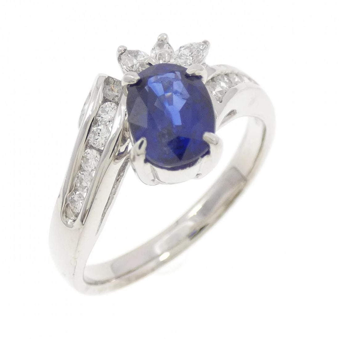18KWG SAPPHIRE RING: 18KWG Sapphire Ring Brand: Unbranded Type: Sapphire Ring Material: K18WG, Main Stone/Creation SapphireSecondary Stone Diamond Color: White gold Size: US7 Accessories: None Accessories Notice: When