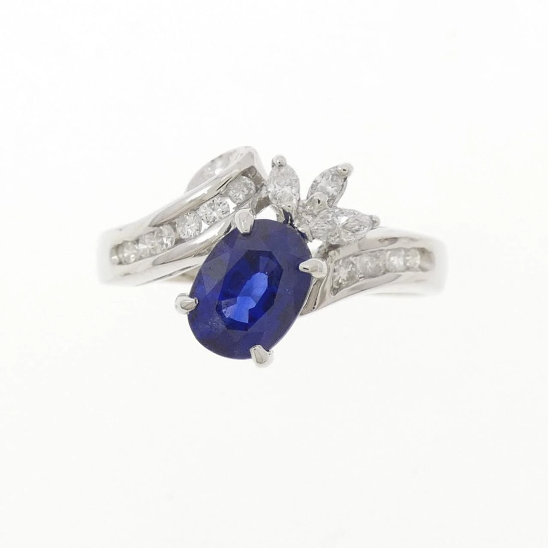 18KWG SAPPHIRE RING - 2