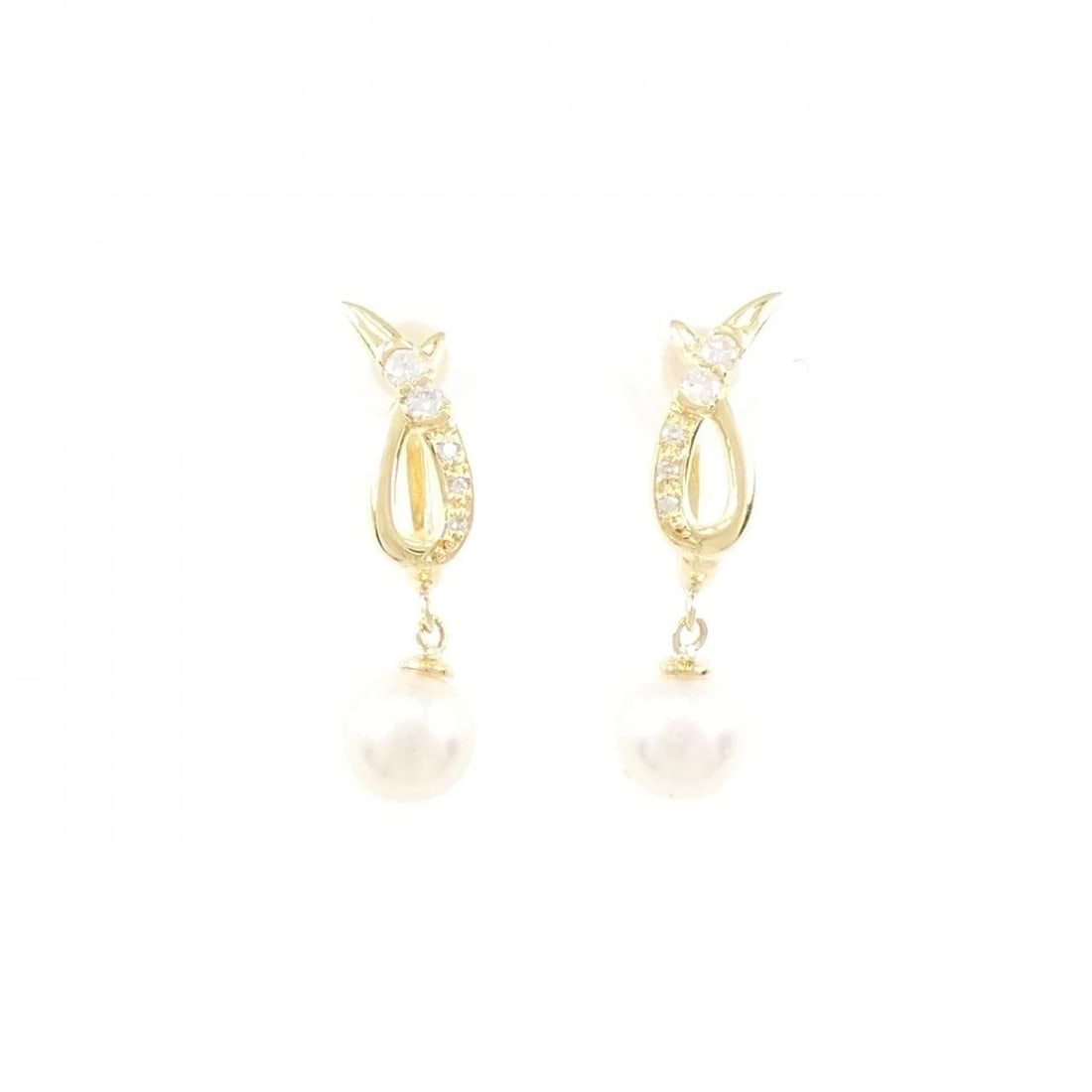 18K YELLOW GOLD AKOYA PEARL EARRINGS: 18K Yellow Gold Akoya Pearl Earrings Brand: Unbranded Type: Akoya Pearl Pierce/Earring Material: K18YG, Main Stone/Creation Akoya PearlSecondary Stone Diamond Color: Yellow gold Size: Actual Size