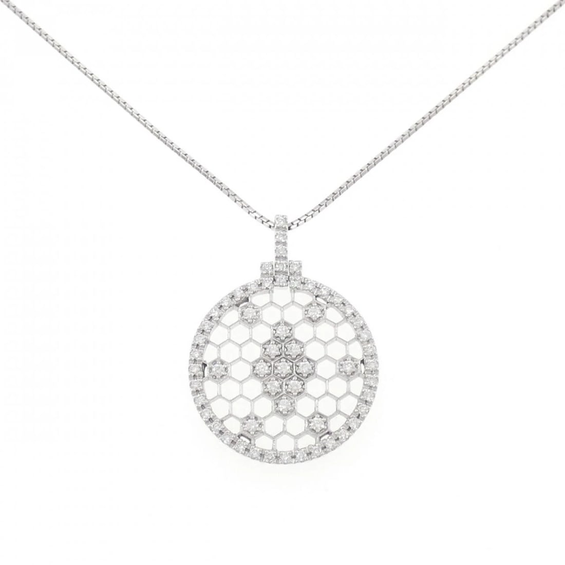 K18WG DIAMOND NECKLACE: K18WG Diamond Necklace Brand: Unbranded Type: Diamond Necklace Material: K18WG, Main Stone/Creation Natural Color: White gold Size: Actual Size Pendant length approx. x width approx.: 30.3mmx22.6mm