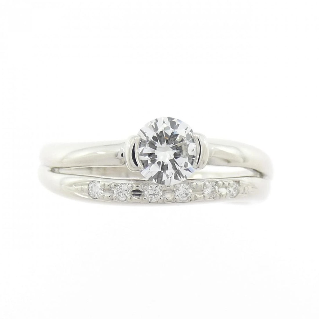 PT900 DIAMOND RING: PT900 Diamond Ring Brand: Unbranded Type: Diamond Ring Material: PT900, Main Stone/Creation Natural Color: Silver Size: US6 Accessories: None Accessories Notice: When purchasing pre-owned goods,