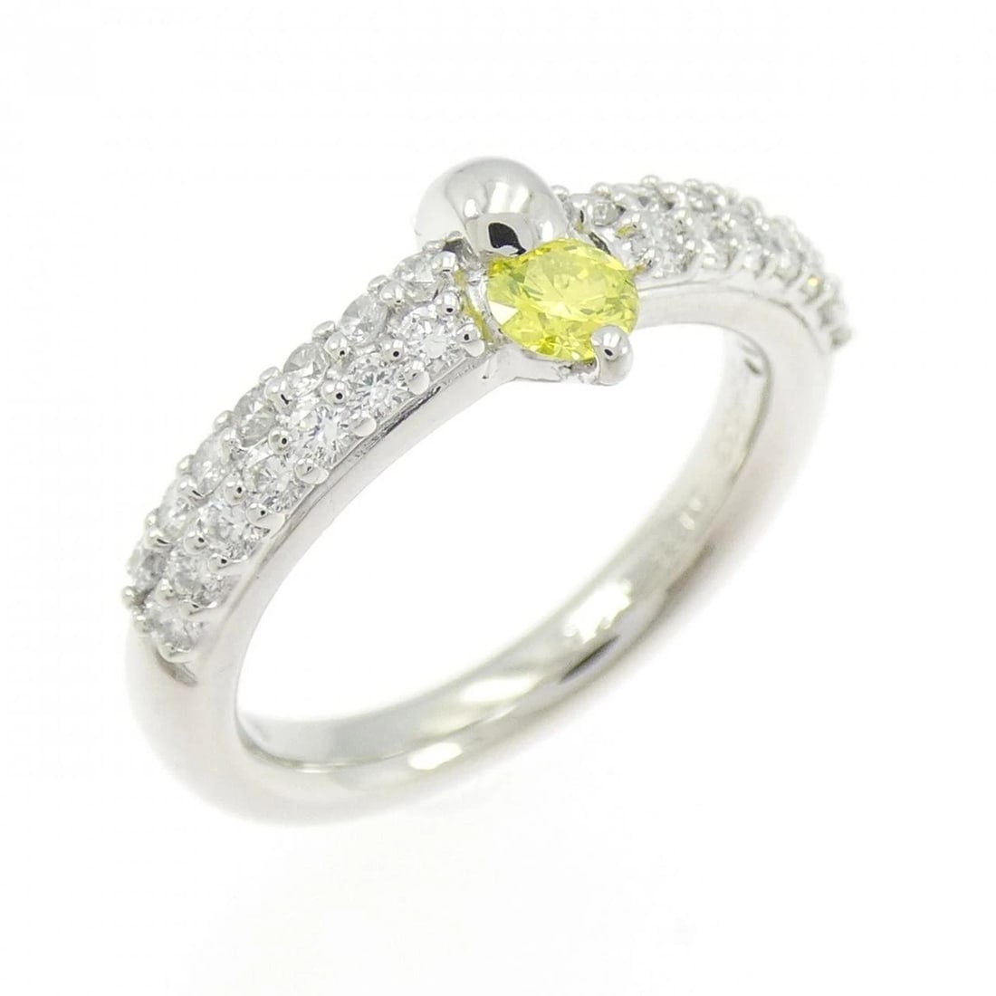 PT900 DIAMOND RING: PT900 Diamond Ring Brand: Unbranded Type: Diamond Ring Material: PT900, Main Stone/Creation Natural Color: silver Size: US5 3/4 Accessories: None Accessories Notice: When purchasing pre-ow