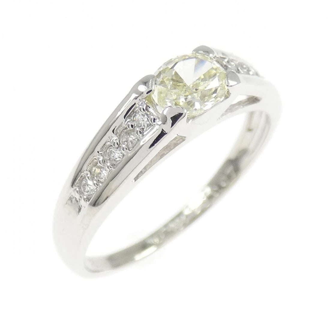 PT900 DIAMOND RING: PT900 Diamond Ring Brand: Unbranded Type: Diamond Ring Material: PT900, Main Stone/Creation Natural Color: silver Size: US5 3/4 Accessories: None Accessories Notice: When purchasing pre-owned goods,
