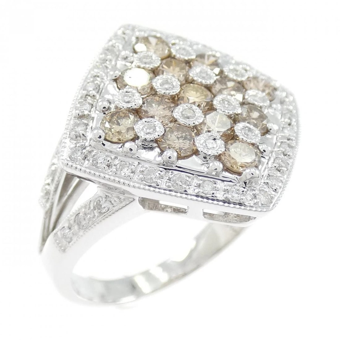 K18WG DIAMOND RING: K18WG Diamond Ring Brand: Unbranded Type: Diamond Ring Material: K18WG, Main Stone/Creation Natural Color: White gold Size: US7 Accessories: None Accessories Notice: When purchasing pre-ow