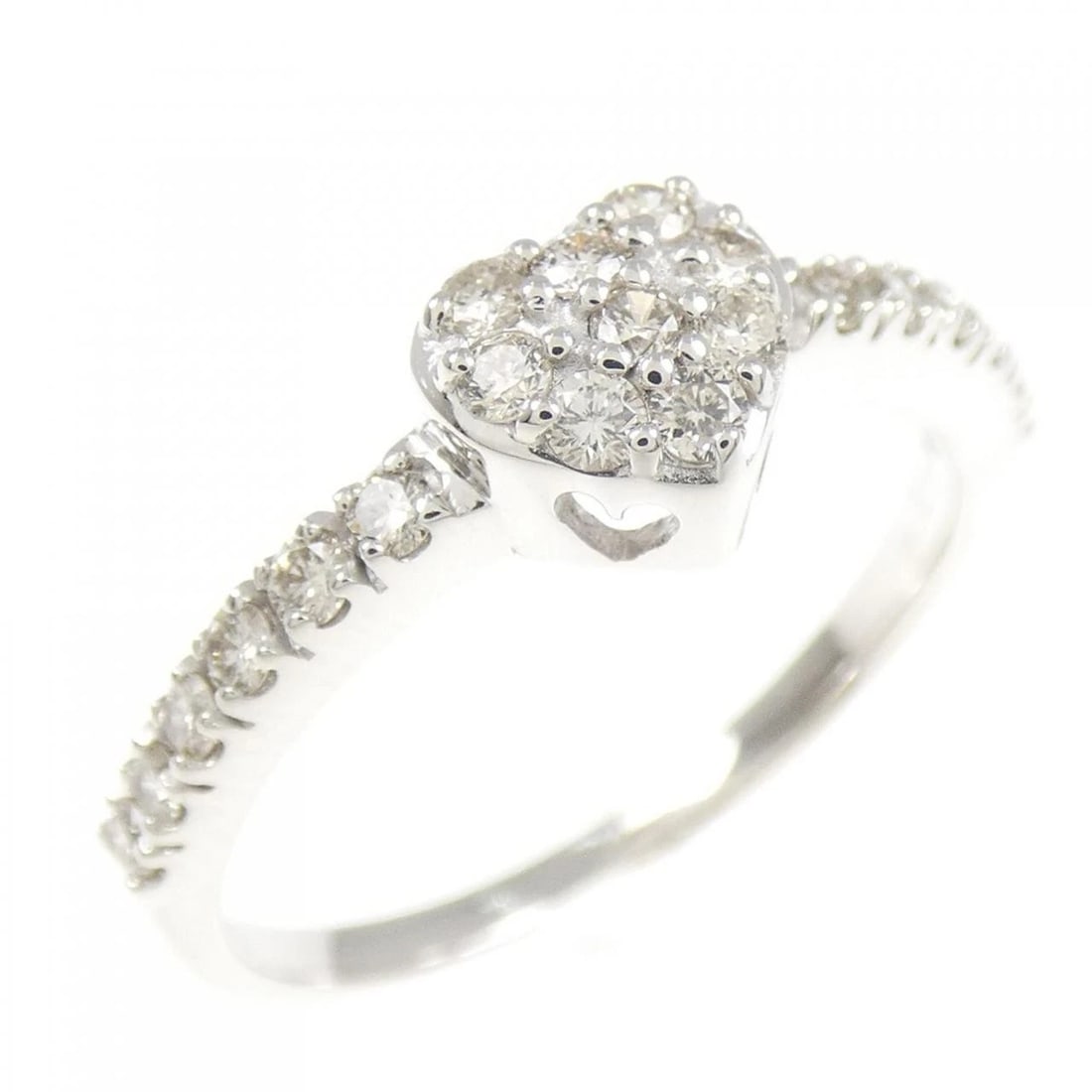 K18WG HEART DIAMOND RING: K18WG Heart Diamond Ring Brand: Unbranded Type: Diamond Ring Material: K18WG, Main Stone/Creation Natural Color: White gold Size: US5 1/4 Accessories: None Accessories Notice: When purchasing