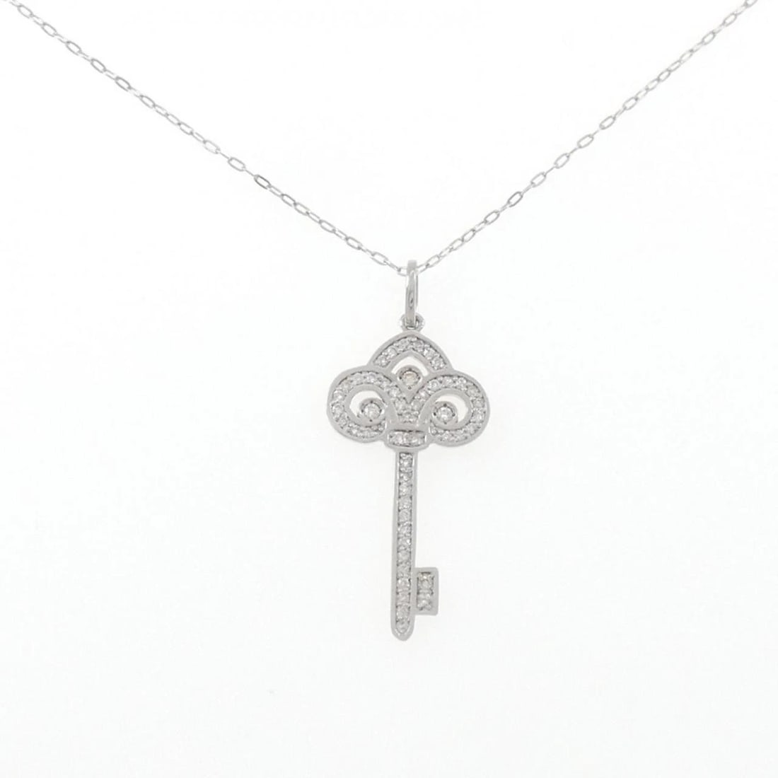K18WG KEY DIAMOND NECKLACE: K18WG Key Diamond Necklace Brand: Unbranded Type: Diamond Necklace Material: K18WG, Main Stone/Creation Natural Color: White gold Size: 42cm Actual Size Pendant length approx. x width approx.:
