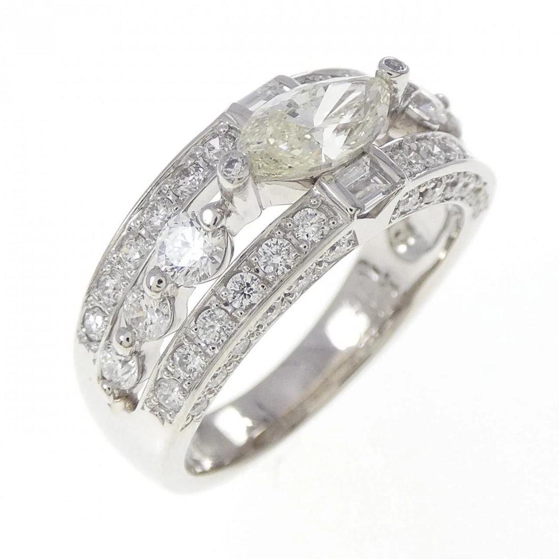 PT900 DIAMOND RING: PT900 Diamond Ring Brand: Unbranded Type: Diamond ring Material: PT900, Main Stone/Creation Natural Color: silver Size: US5 3/4 Accessories: None Accessories Notice: When purchasing pre-ow