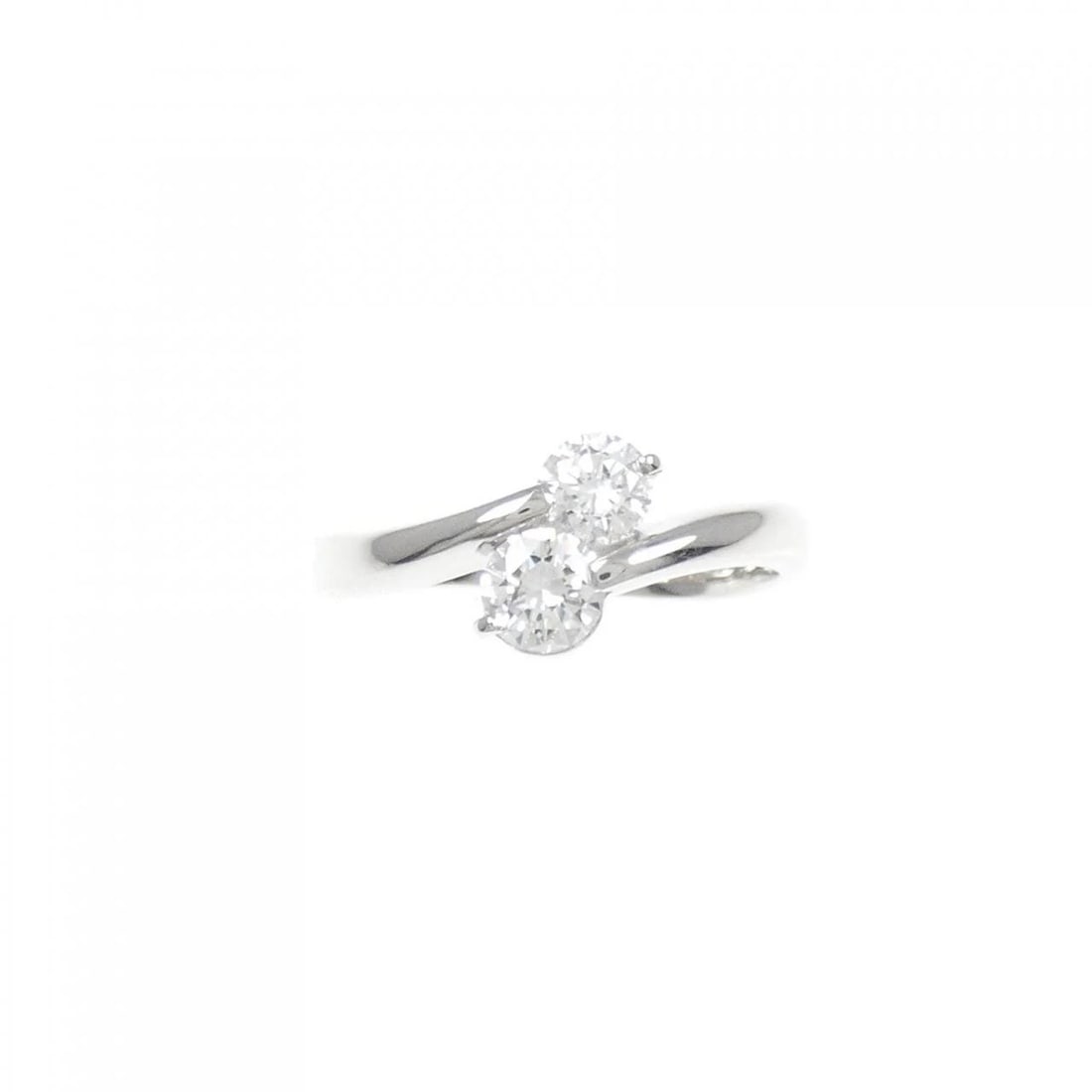 PT900 DIAMOND RING: PT900 Diamond Ring Brand: Unbranded Type: Diamond ring Material: PT900, Main Stone/Creation Natural Color: silver Size: US5 3/4 Accessories: None Accessories Notice: When purchasing pre-owned goods,