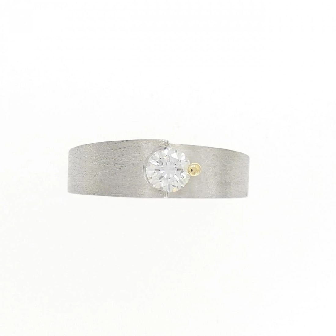 PT900/K18YG DIAMOND RING: PT900/K18YG Diamond Ring Brand: Unbranded Type: Diamond Ring Material: PT900/K18YG, Main Stone/Creation Natural Color: YG,Silver Size: US6 Accessories: None Accessories Notice: When purchasing