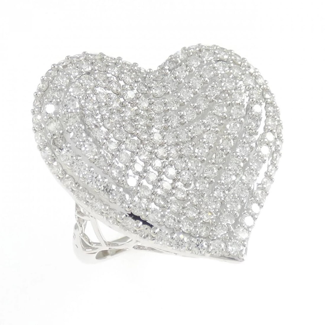 K18WG HEART DIAMOND RING: K18WG Heart Diamond Ring Brand: Unbranded Type: Diamond Ring Material: K18WG, Main Stone/Creation Natural Color: White Gold Size: US7 Accessories: None Accessories Notice: When purchasing pre-owned