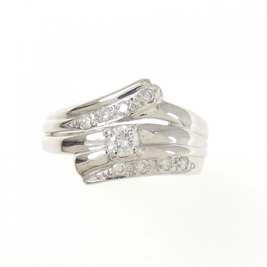 PT900 DIAMOND RING: PT900 Diamond Ring Brand: Unbranded Type: Diamond Ring Material: PT900, Main Stone/Creation Natural Color: silver Size: US5 1/4 Accessories: None Accessories Notice: When purchasing pre-owned goods,