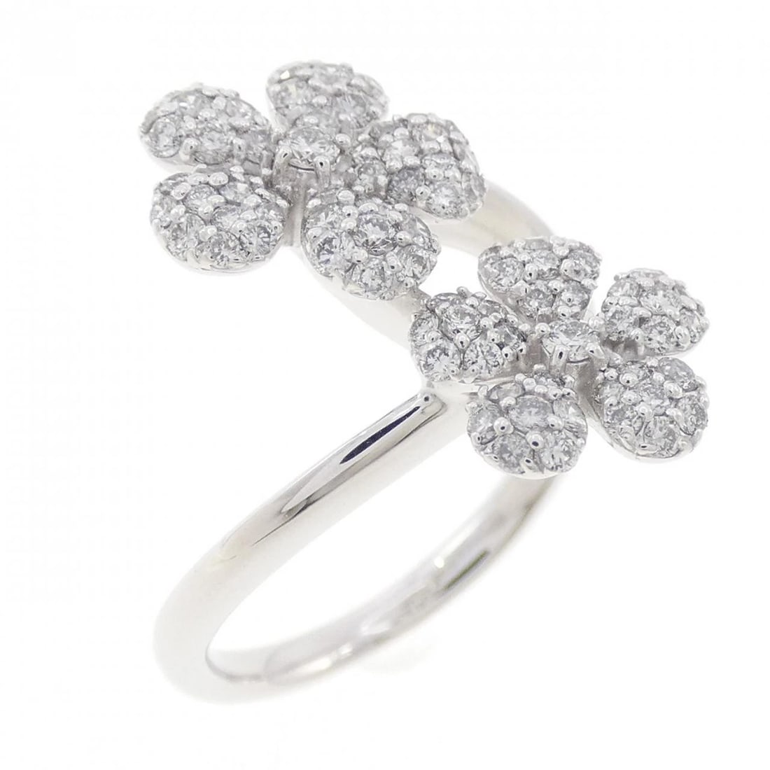 K18WG FLOWER DIAMOND RING: K18WG Flower Diamond Ring Brand: Unbranded Type: Diamond ring Material: K18WG, Main Stone/Creation Natural Color: White Gold Size: US5 1/2 Accessories: None Accessories Notice: When purchasing