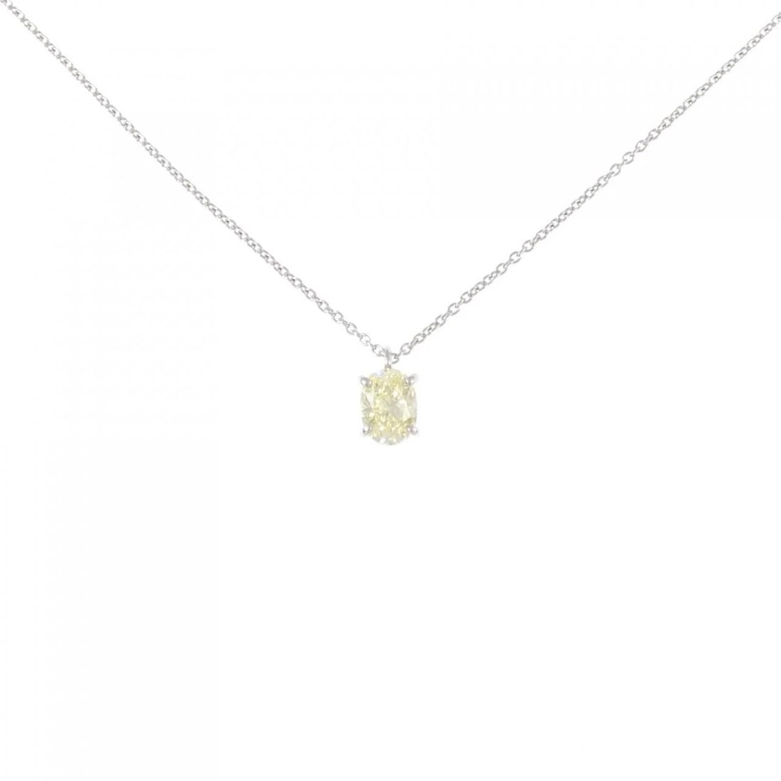 PT900/PT850 DIAMOND NECKLACE: PT900/PT850 Diamond Necklace Brand: Unbranded Type: Necklace Material: PT900/PT850, Main Stone/Creation Natural Color: silver Size: 45cmActual Size Pendant length approx. x width approx.: 5.7mmx4.3mm