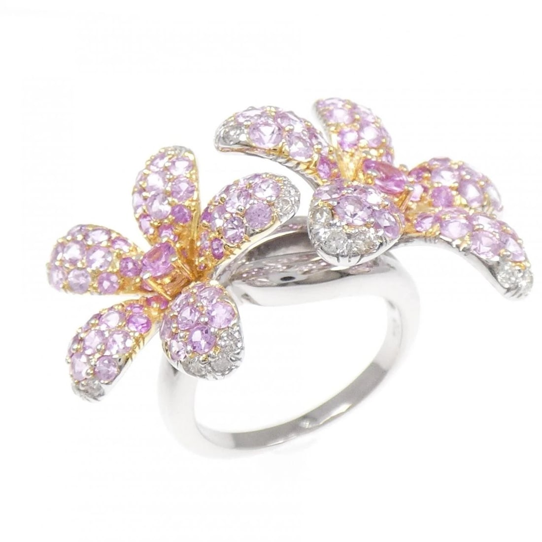 750WG/750YG FLOWER SAPPHIRE RING: 750WG/750YG Flower Sapphire Ring Brand: Unbranded Type: Sapphire Ring Material: 750WG/750YG, Main Stone/Creation SapphireSecondary Stone Diamond Color: YG,wG Size: US5 1/2 Accessories: None