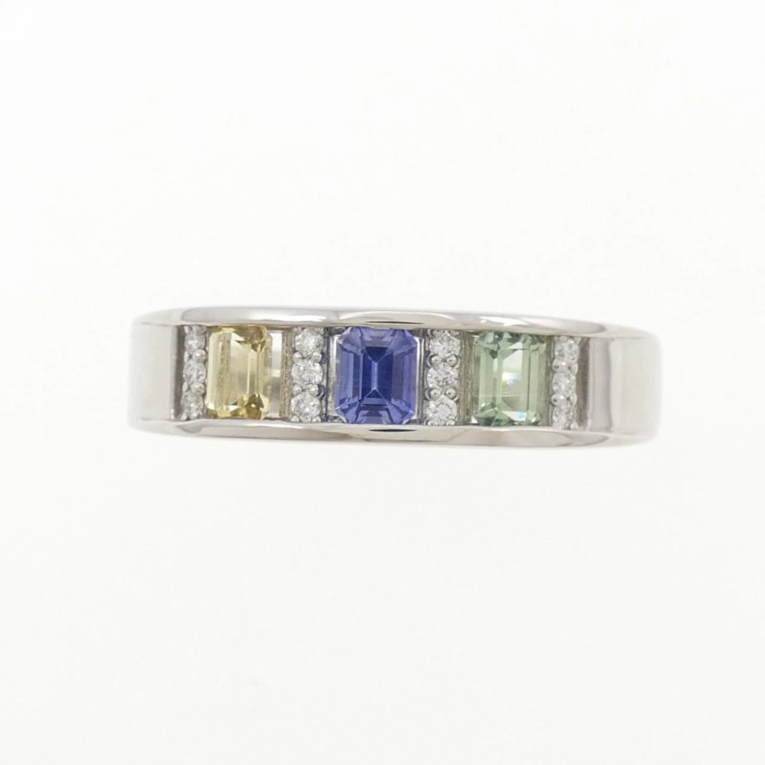 PT900 SAPPHIRE RING: PT900 Sapphire Ring Brand: Unbranded Type: Sapphire Ring Material: PT900, Main Stone/Creation SapphireSide Stone Diamond Color: silver Size: US7 3/4 Accessories: None Accessories Notice: When