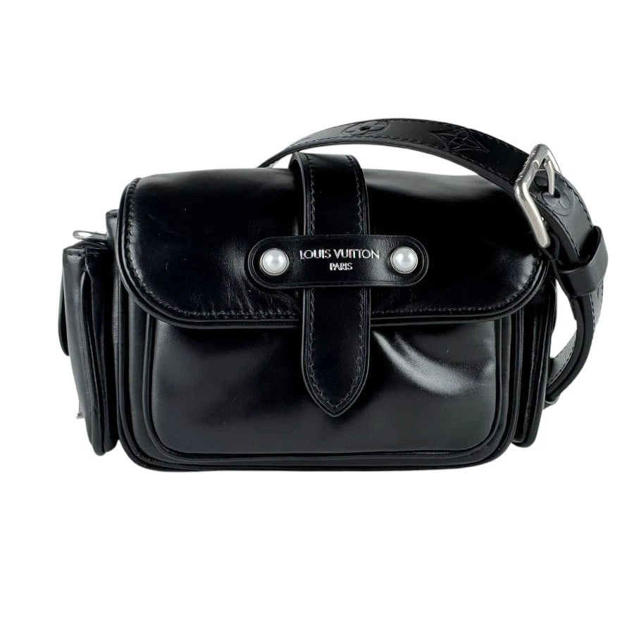 LOUIS VUITTON CARGO WEARABLE WALLET CROSSBODY: LOUIS VUITTON Cargo Wearable Wallet Crossbody Brand: LOUIS VUITTON Type: Crossbody Shoulder Bag Material: Leather Color: Black Size: W:6.3inx H:5.9inx D:2.8in Accessories: None Accessories Notice: