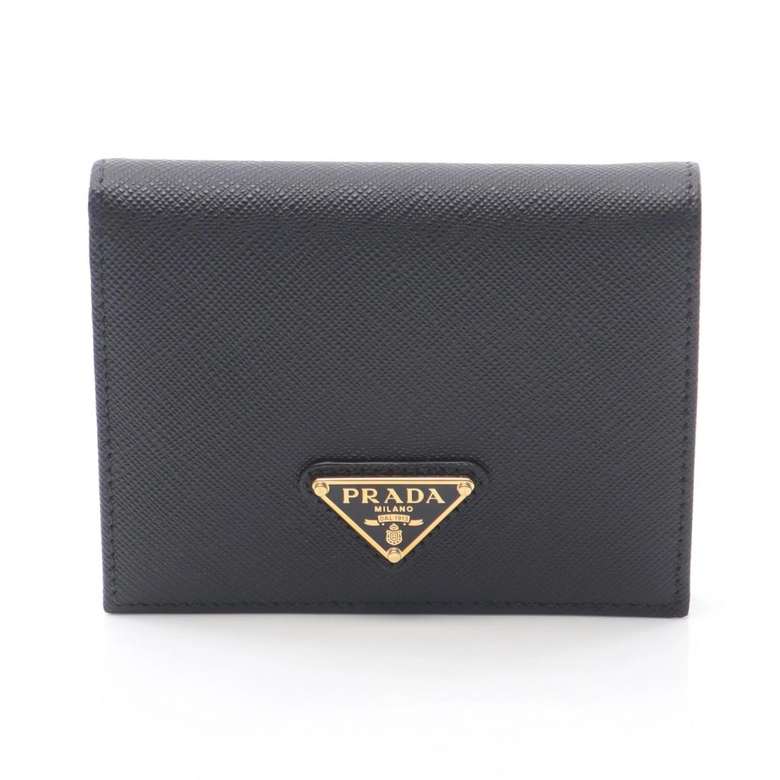 PRADA SAFFIANO TRIANG BI-FOLD WALLET PURSE: PRADA SAFFIANO TRIANG Bi-fold wallet purse Brand: PRADA Type: Bi-fold wallet Material: Saffiano leather Color: Black??ish colors Size: H:9cm x W:11cmx D:2cm (H:3.5" x W:4.3"x D:0.8) Accessories: N