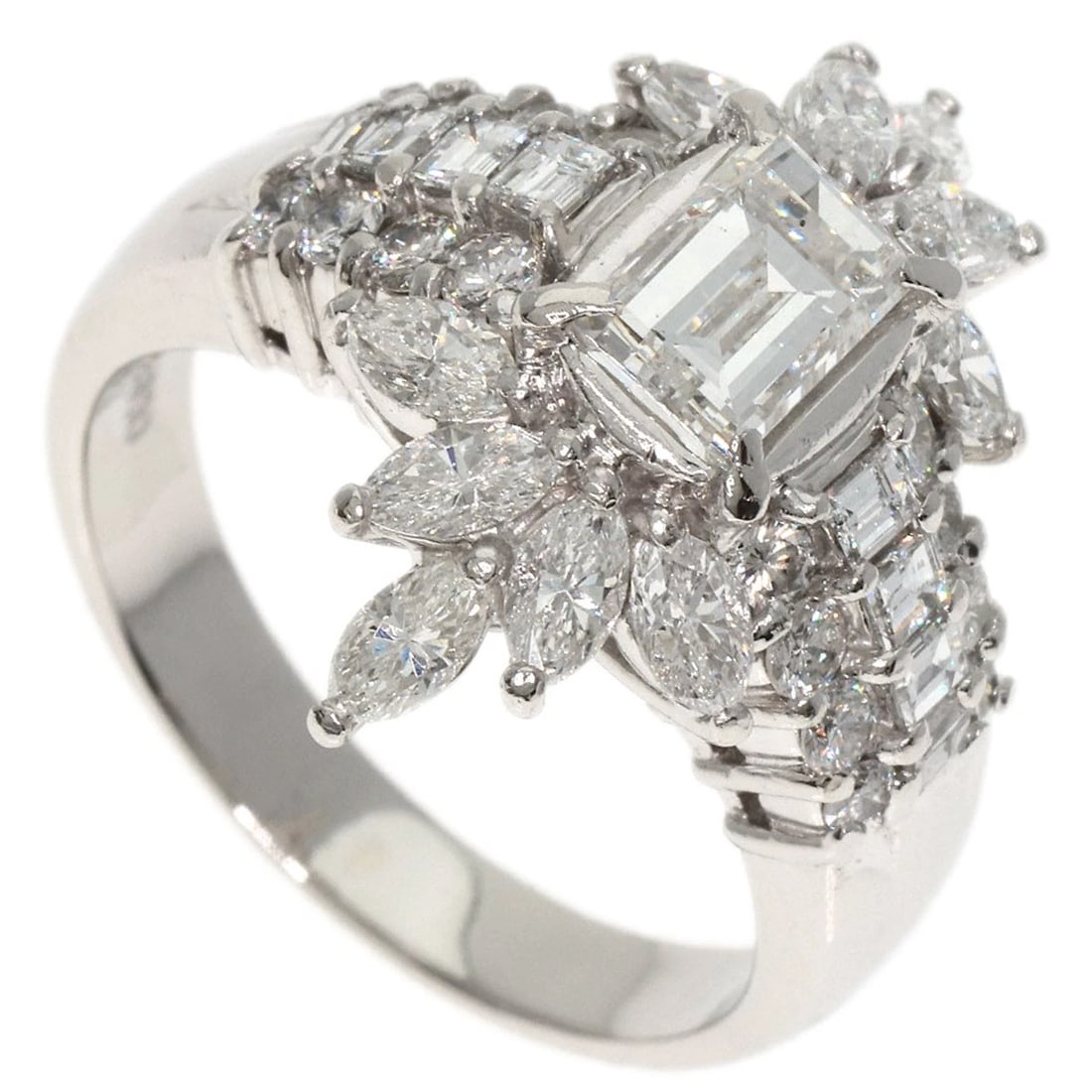 DIAMOND RING PLATINUM: Diamond Ring Platinum Brand: None Type: Ring Material: Platinum PT900, Main Stone/Creation Natural Color: Exterior Color Silver Size: 6.5 (US) Accessories: None Accessories Notice: When pu