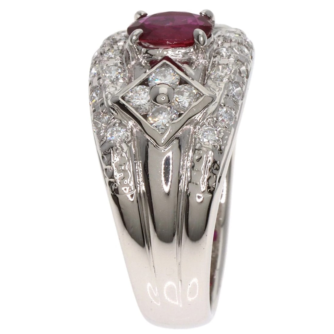 TASAKI RUBY DIAMOND RING PLATINUM PT900: TASAKI Ruby Diamond Ring Platinum PT900 Brand: TASAKI Type: Ring Material: Platinum PT900, Main Stone/Creation Natural Color: Exterior Color Silver Size: 5.75 (US) Accessories: None Access