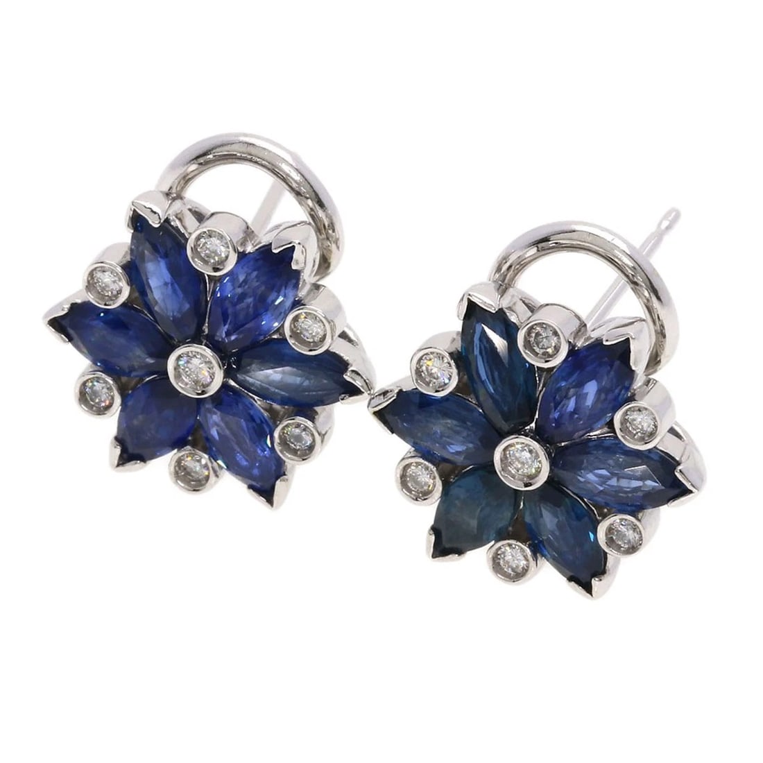 ZOCCAI SAPPHIRE DIAMOND EARRING K18 WHITE GOLD: Zoccai Sapphire Diamond earring K18 White Gold Brand: Zoccai Type: earring Material: K18 White Gold, Color: Exterior Color Gold Size: Top Size:0.5inch/12.9x14.8mm Accessories: None Accesso