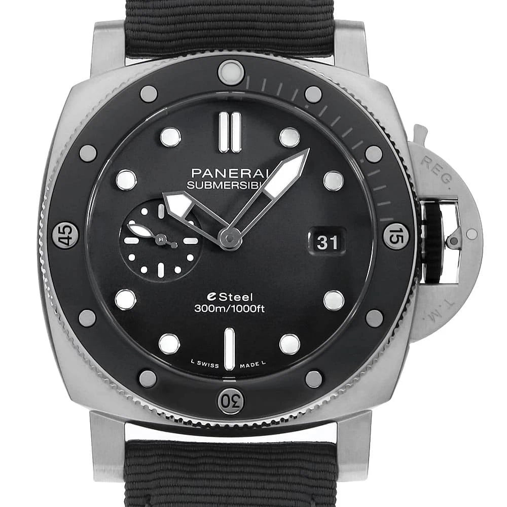 PANERAI SUBMERSIBLE QUARANTAQUATRO GRIGIO ROCCIA WATCH: PANERAI Submersible Quarantaquatro Grigio Roccia Watch Brand: PANERAI Type: Wrist watch Material: Band Material fabric, Case Material Stainless Steel/eSteel Color: Dial Colour Gray Size: Case:W44mm