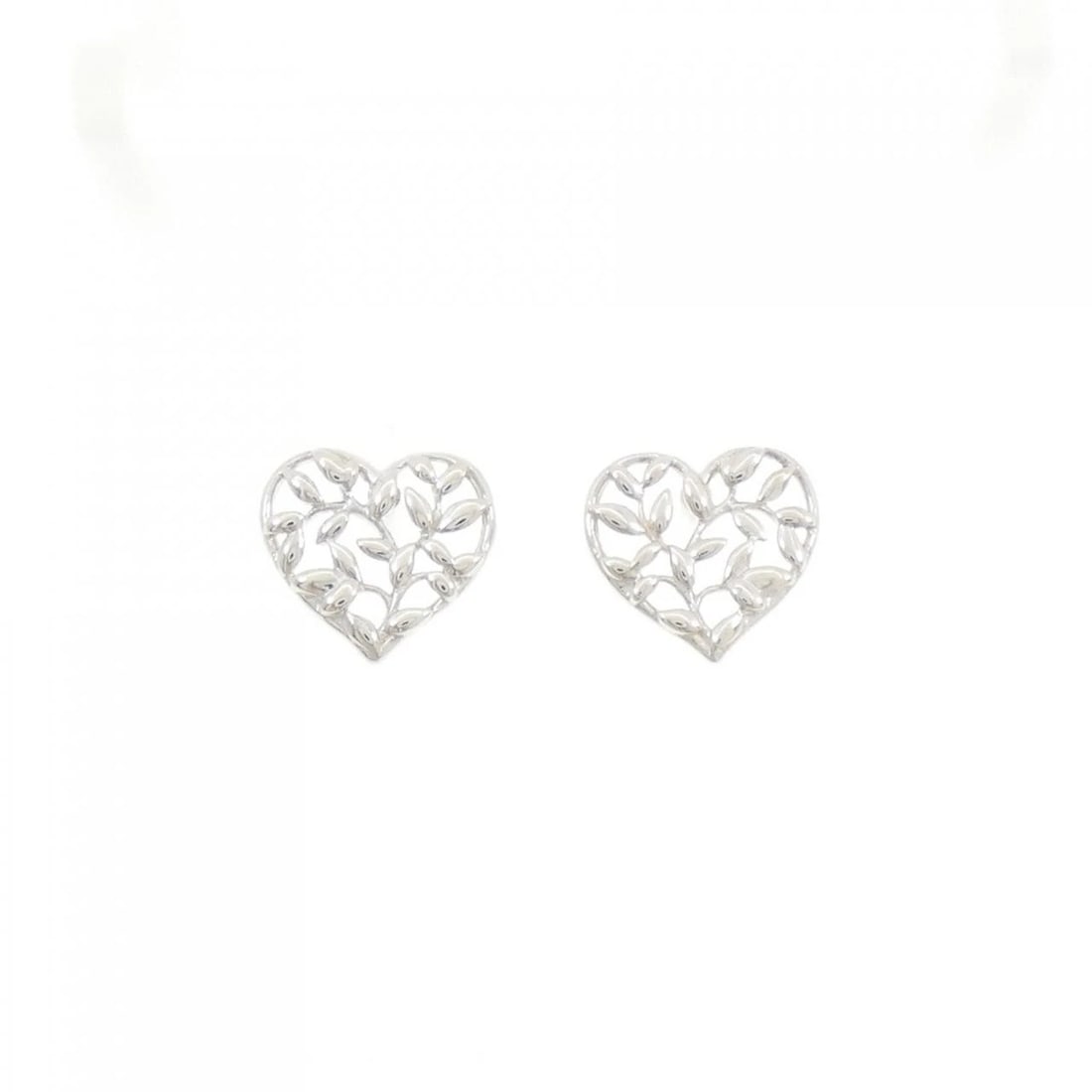 TIFFANY & CO. OLIVE LEAF HEART PIERCE: TIFFANY & Co. Olive Leaf Heart Pierce Brand: TIFFANY&Co. Type: TIFFANY&Co. Pierce/Earring Material: 925Silver, Color: none Size: Actual Size Approximate height x width: 10.0mm x 11.0mm Accessories: