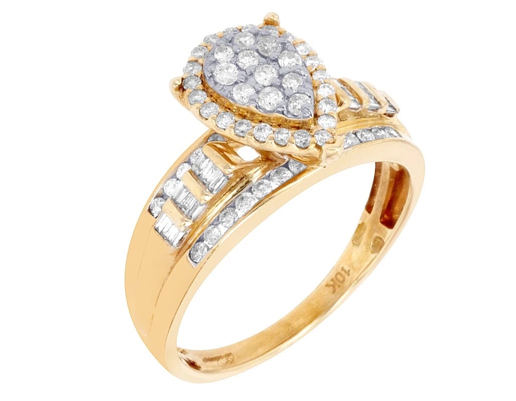 PEAR HALO CLUSTER DIAMOND RING (1 of 5)