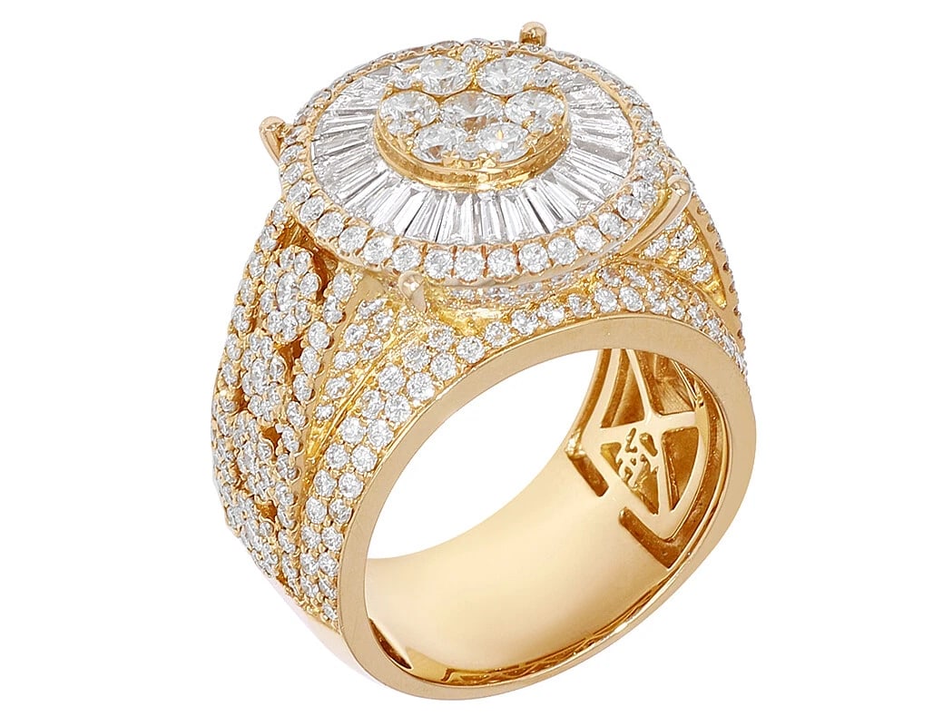 RAISED CLUSTER DIAMOND PINKY RING 14K YELLOW GOLD: Raised Cluster Diamond Pinky Ring 14K Yellow Gold Brand: None Type: Ring Material: 14K Yellow Gold, Main Stone/Creation Natural Color: Yellow Gold Size: 10 US Accessories: None Accessories
