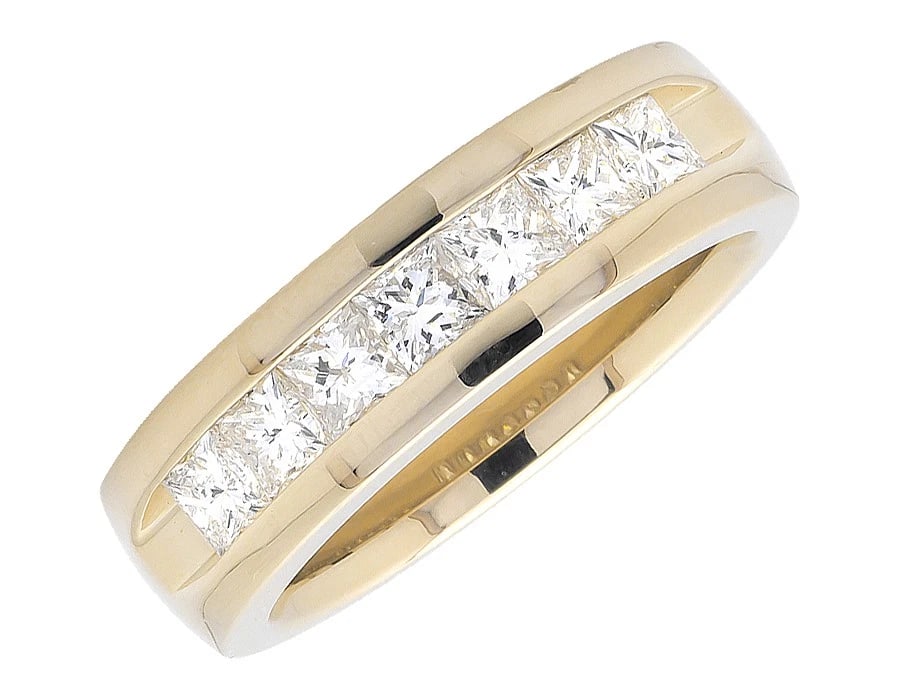 10K YELLOW GOLD 1 ROW PRINCESS DIAMOND RING: 10k Yellow Gold 1 Row Princess Diamond Ring Brand: None Type: Ring Material: 10k Yellow Gold, Main Stone/Creation Natural Color: Yellow Gold Size: 10 US Accessories: None Accessories Notic