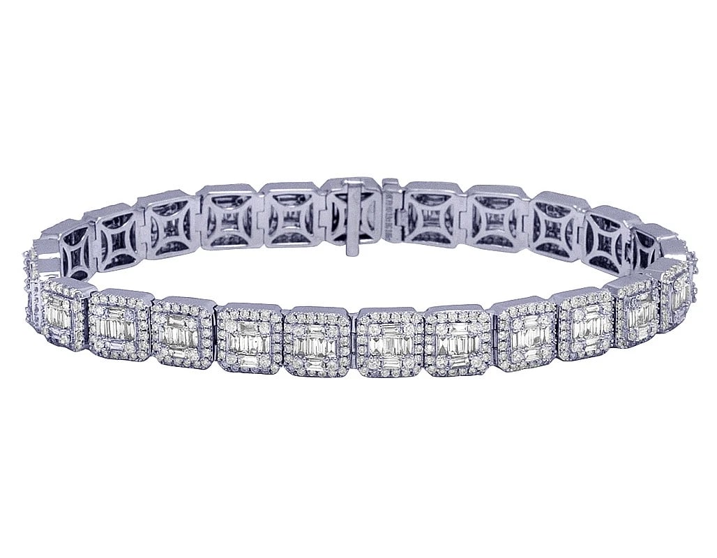 BAGUETTE DIAMOND DESIGNER BRACELET 14K WHITE GOLD: Baguette Diamond Designer Bracelet 14K White Gold Brand: None Type: Bracelet Material: 14K White Gold, Main Stone/Creation Natural Color: White Gold Size: Dimension 8.25" 8.5MM Accessories: None <