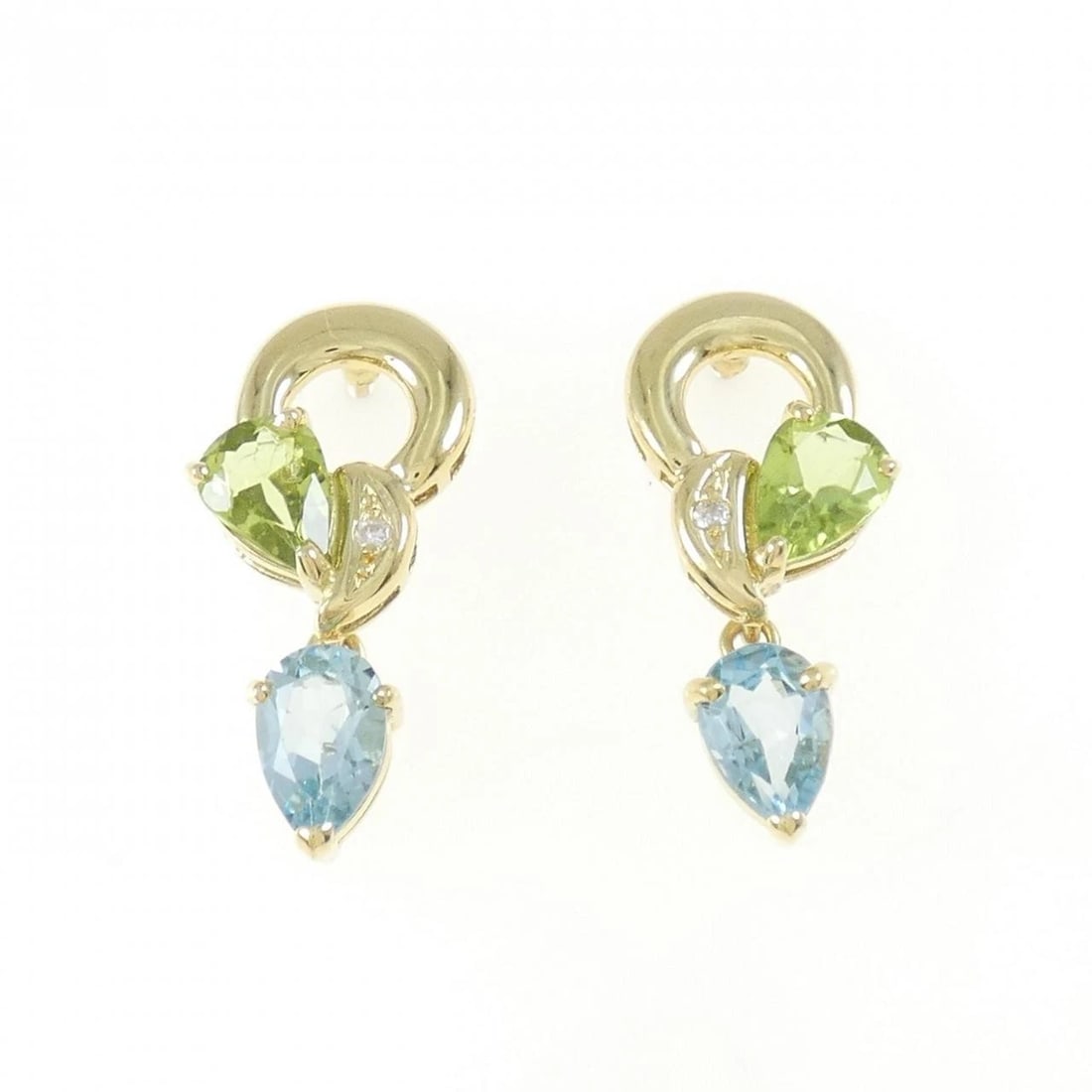 K18YG COLOR STONE PIERCE: K18YG Color Stone Pierce Brand: Unbranded Type: Peridot Pierce/Earring Material: K18YG, Main Stone/Creation Peridot Secondary Stone Diamond /Topaz Color: Yellow gold Size: Actual Size Approx. length
