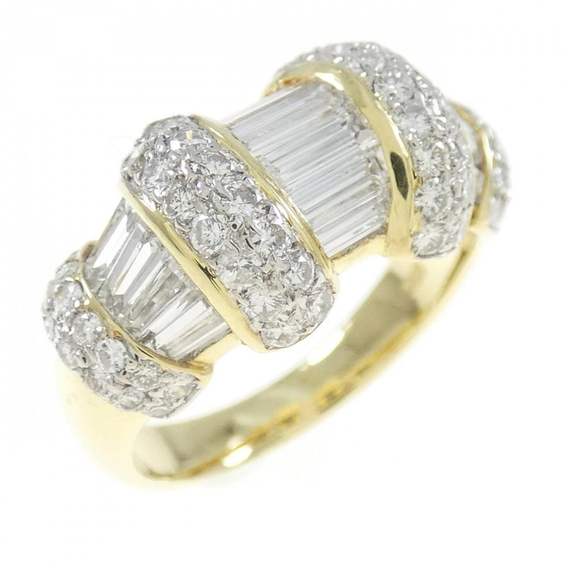 750YG/750WG DIAMOND RING: 750YG/750WG Diamond Ring Brand: Unbranded Type: Diamond ring Material: 750YG/750WG, Main Stone/Creation Natural Color: YG,WG Size: US5 1/2 Accessories: None Accessories Notice: When purchasing
