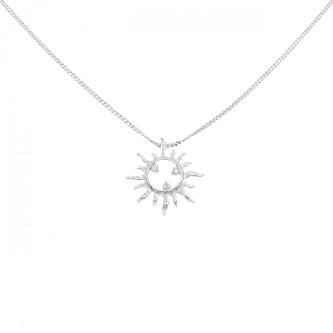 K18WG SUN DIAMOND NECKLACE: K18WG Sun Diamond Necklace Brand: Unbranded Type: Diamond Necklace Material: K18WG, Main Stone/Creation Natural Color: White Gold Size: 45cm Actual Size Pendant length approx. x width approx.:
