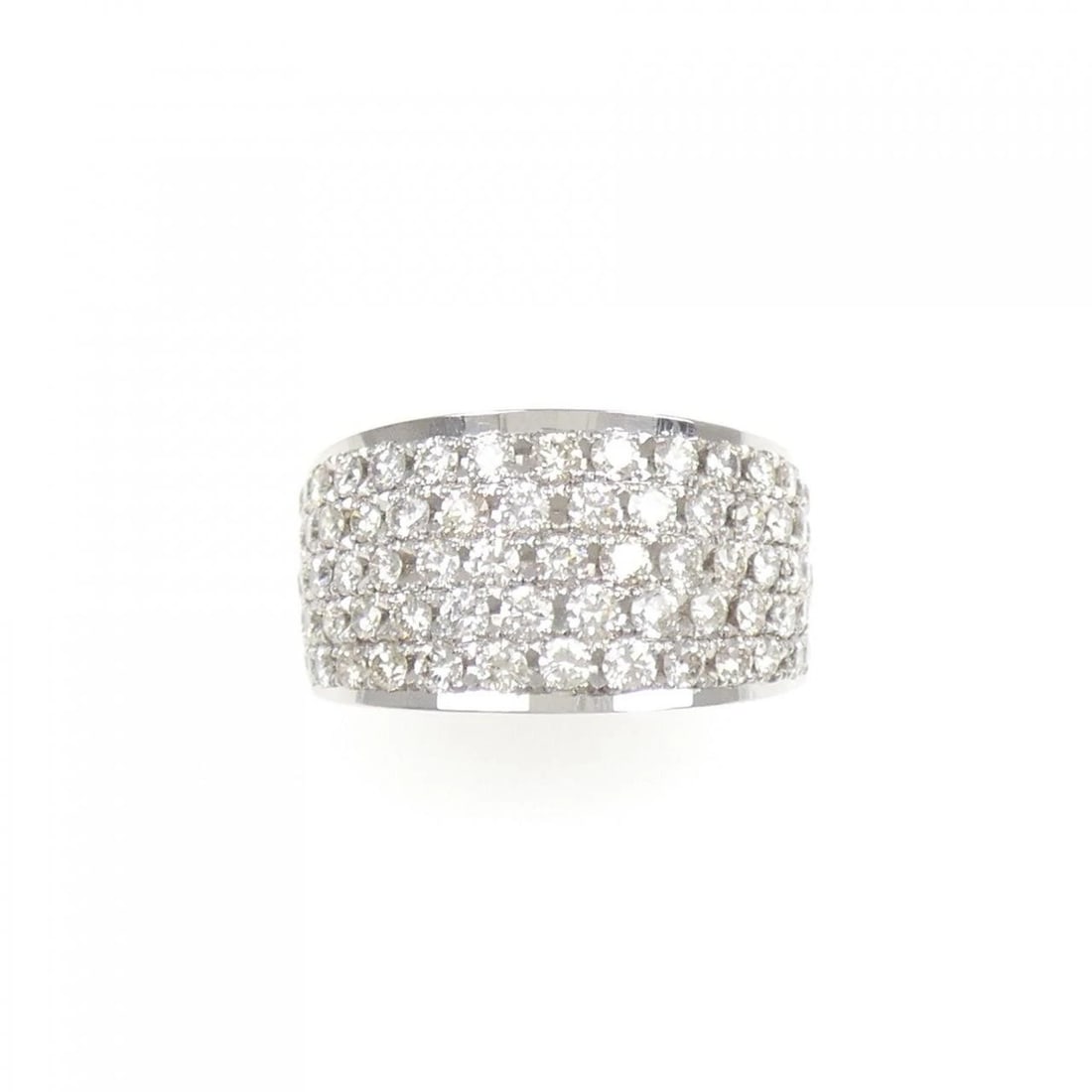 PT900 PAVE DIAMOND RING: PT900 Pave Diamond Ring Brand: Unbranded Type: Diamond Ring Material: PT900, Main Stone/Creation Natural Color: Silver Size: US6 1/2 Accessories: None Accessories Notice: When purchasing pre-owned