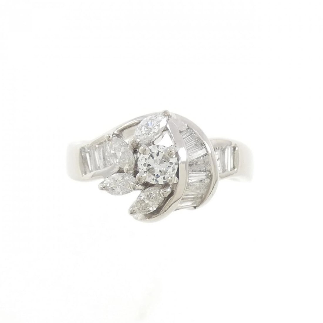 PT900 DIAMOND RING: PT900 Diamond Ring Brand: Unbranded Type: Diamond Ring Material: PT900, Main Stone/Creation Natural Color: Silver Size: US6 1/4 Accessories: None Accessories Notice: When purchasing pre-owned goods,