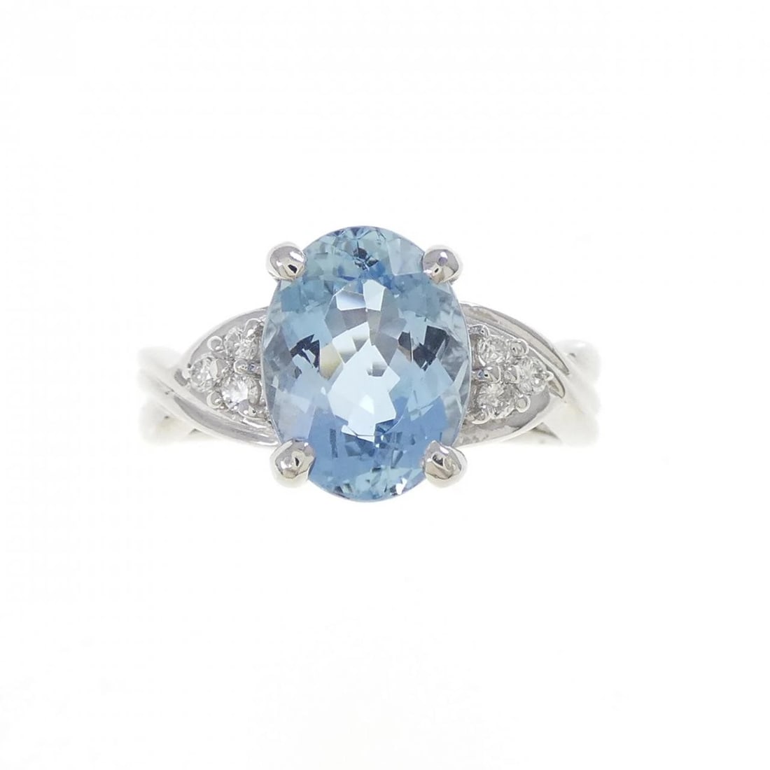 PT900 AQUAMARINE RING: PT900 Aquamarine Ring Brand: Unbranded Type: Ring Material: PT900, Main Stone/Creation Aquamarine Secondary Stone Diamond Color: Silver Size: US5 Accessories: None Accessories Notice: When purchasing