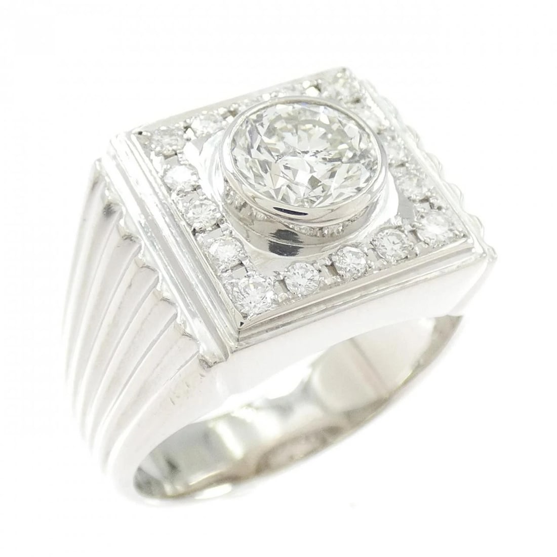 PT900 DIAMOND RING: PT900 Diamond Ring Brand: Unbranded Type: Diamond Ring Material: PT900, Main Stone/Creation Nstural Color: Silver Size: US8 Accessories: None Accessories Notice: When purchasing pre-owned goods,