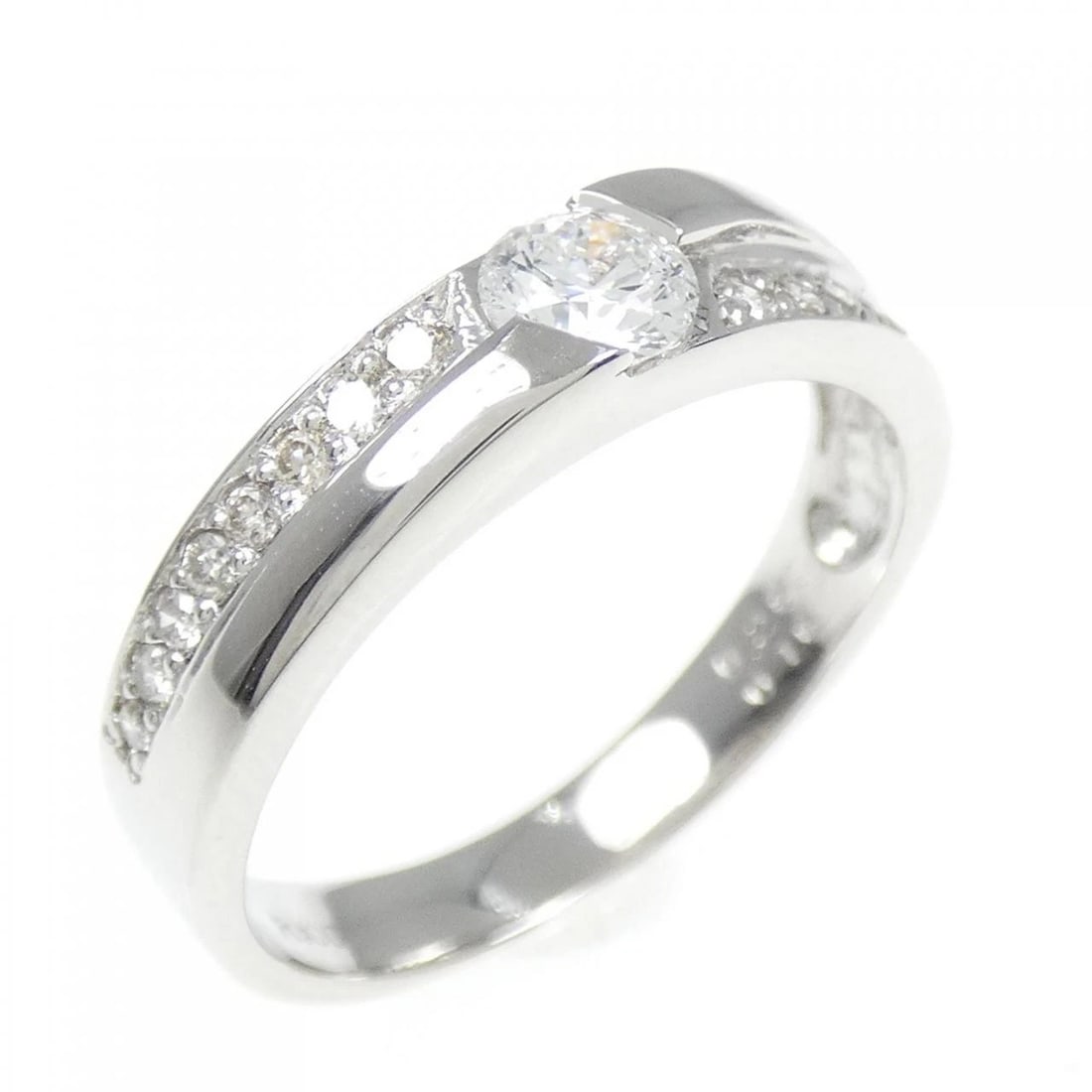 PT900 DIAMOND RING: PT900 Diamond Ring Brand: Unbranded Type: Diamond Ring Material: PT900, Main Stone/Creation Natural Color: Silver Size: US6 1/2 Accessories: None Accessories Notice: When purchasing pre-owned goods,