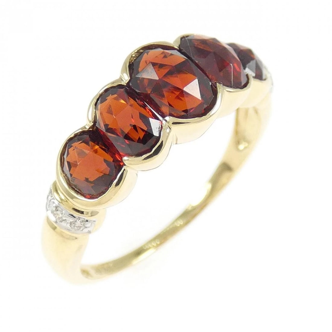 18YGYG/18KWG GARNET RING: 18YGYG/18KWG Garnet Ring Brand: Unbranded Type: Garnet Ring Material: 18YGYG/18KWG, Main Stone/Creation Garnet Secondary Stone diamond Color: YG,WG Size: US7 Accessories: None Accessories Notice: