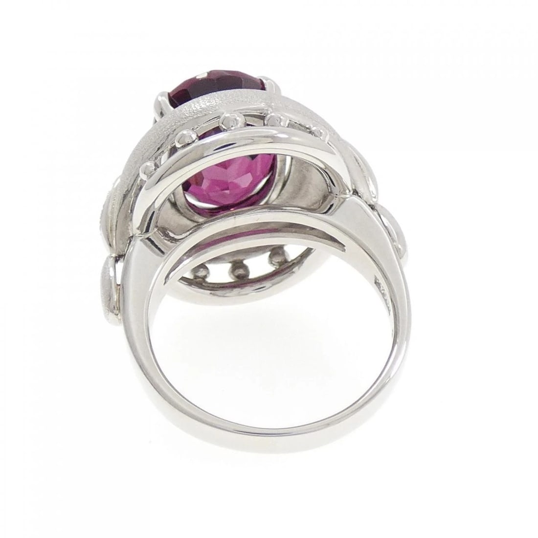 PT900 GARNET RING - 2