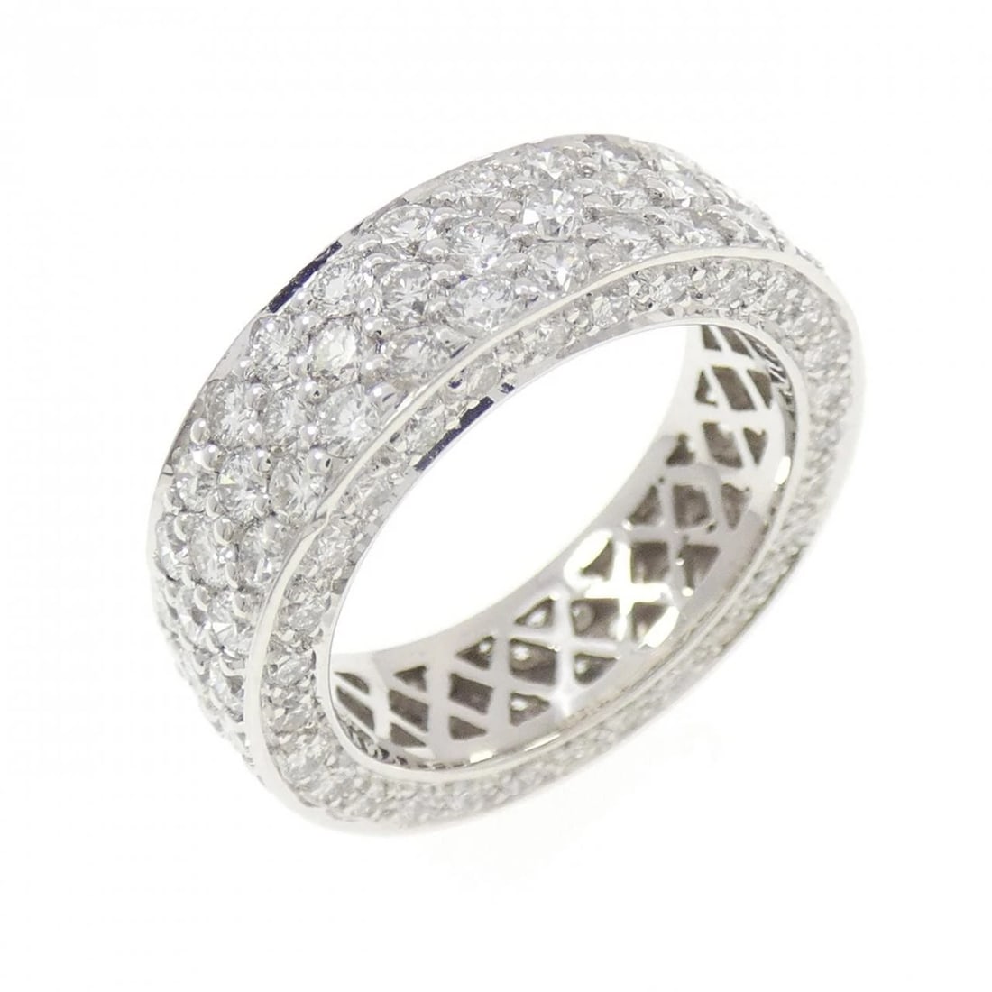 750WG FULL ETERNITY DIAMOND RING: 750WG Full Eternity Diamond Ring Brand: Unbranded Type: Diamond Ring Material: 750WG, Main Stone/Creation Natural Color: White Gold Size: US3 Accessories: None Accessories Notice: When purchasing
