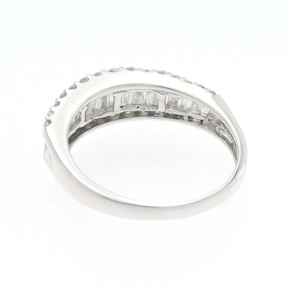 K18WG DIAMOND RING - 2