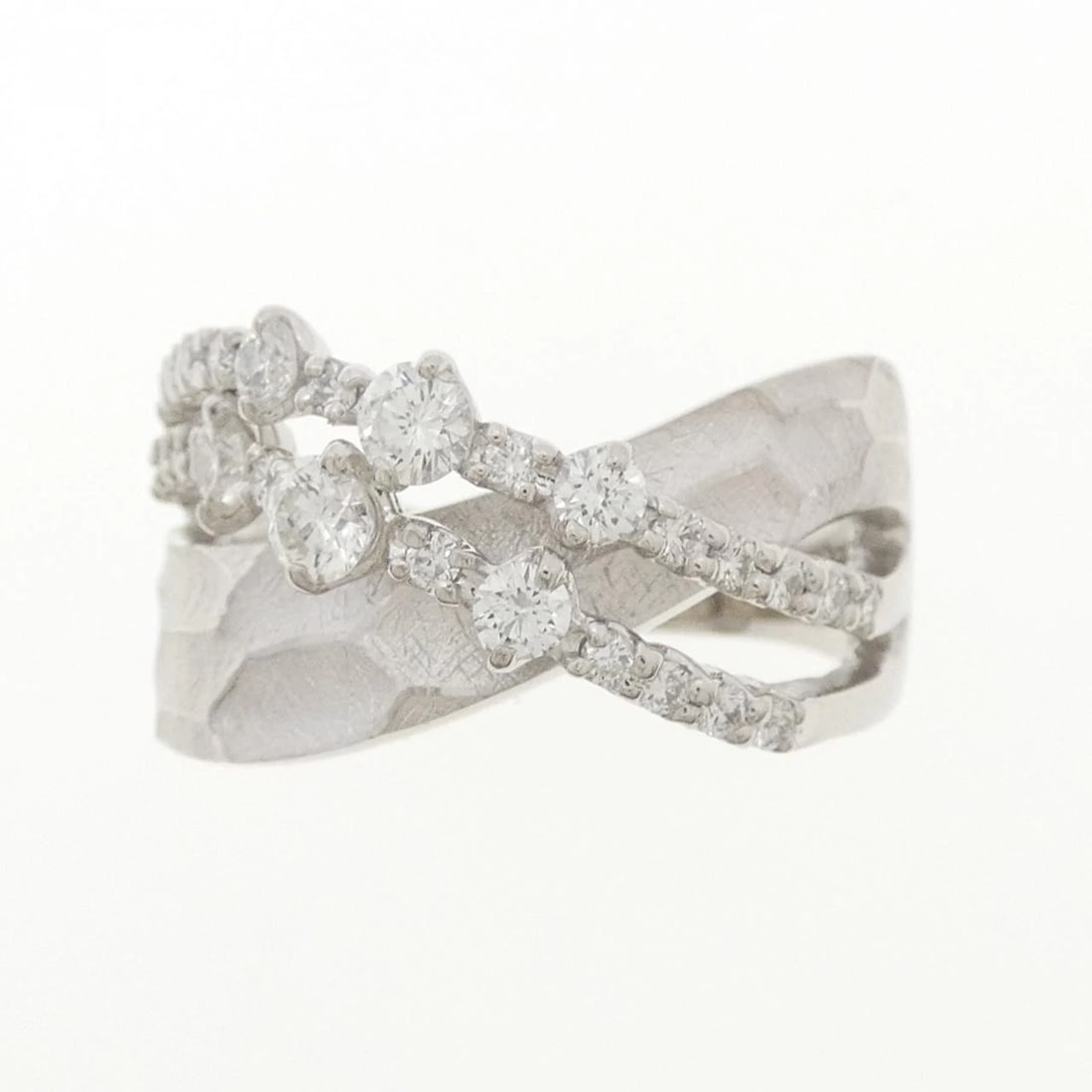 PT900 DIAMOND RING: PT900 Diamond Ring Brand: Unbranded Type: Diamond Ring Material: PT900, Main Stone/Creation Natural Color: Silver Size: US8 1/2 Accessories: None Accessories Notice: When purchasing pre-ow