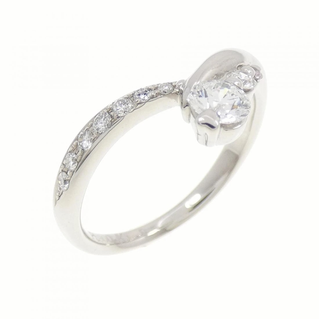 PT900 DIAMOND RING: PT900 Diamond Ring Brand: Unbranded Type: Ring Material: PT900, Main Stone/Creation Natural Color: Silver Size: US6 1/2 Accessories: None Accessories Notice: When purchasing pre-owned goods, please