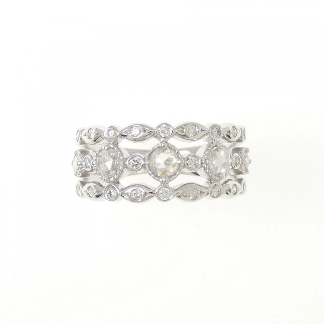 K18WG DIAMOND RING: K18WG Diamond Ring Brand: Unbranded Type: Diamond ring Material: K18WG, Main Stone/Creation Natural Color: White Gold Size: US5 1/2 Accessories: None Accessories Notice: When purchasing pre-owned
