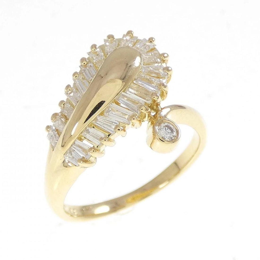K18YG DIAMOND RING: K18YG Diamond Ring Brand: Unbranded Type: Diamond ring Material: K18YG, Main Stone/Creation Natural Color: Yellow gold Size: US4.75 Accessories: None Accessories Notice: When purchasing pre-owned