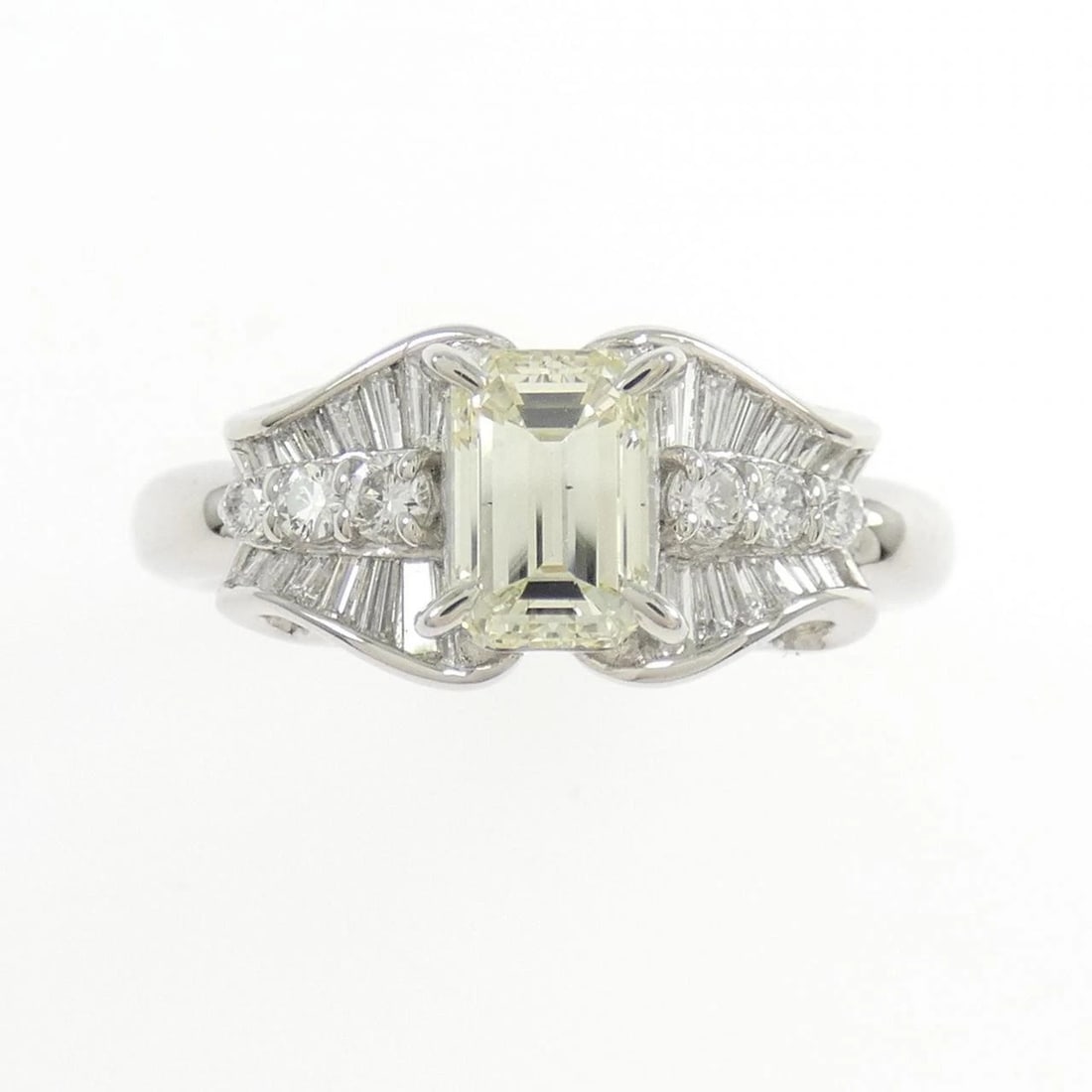 PT900 DIAMOND RING - 2