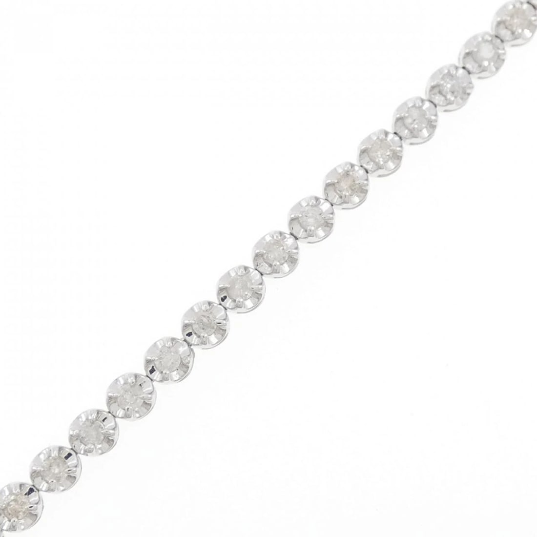 K18WG DIAMOND BRACELET: K18WG Diamond Bracelet Brand: Unbranded Type: DiamondBracelet Material: 18K White Gold, Main Stone/Creation Natural Color: White Gold Size: 18cm Actual Size Max width approx: 3.0mm Accessories: None
